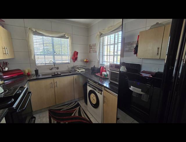 2 BEDROOM SECTIONAL TITLE FOR SALE IN ALBERTSDAL